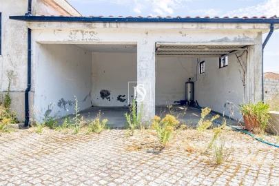 Moradia T5 para Venda em Banho e Carvalhosa