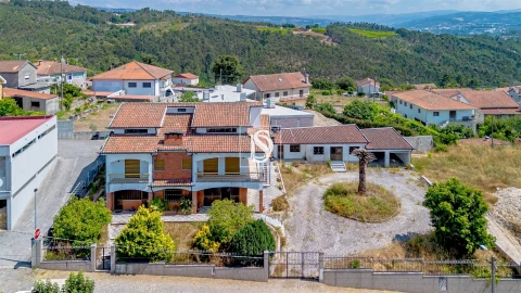 Moradia T5 para Venda em Banho e Carvalhosa