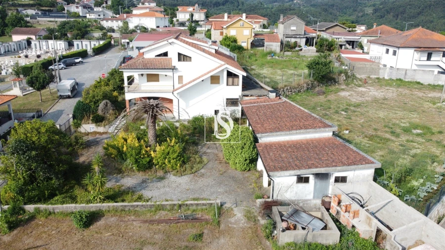 Moradia T5 para Venda em Banho e Carvalhosa Foto 2