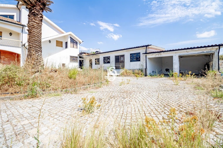 Moradia T5 para Venda em Banho e Carvalhosa Foto 4