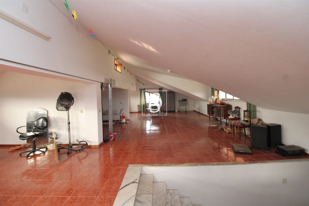 Moradia T5 para Venda em Banho e Carvalhosa Foto 17