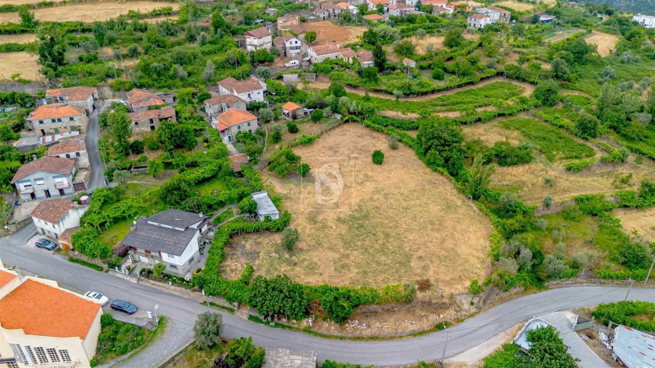 Terreno para Venda em Ancede e Ribadouro Foto 1