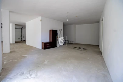 Moradia T5 para Venda em Ancede e Ribadouro