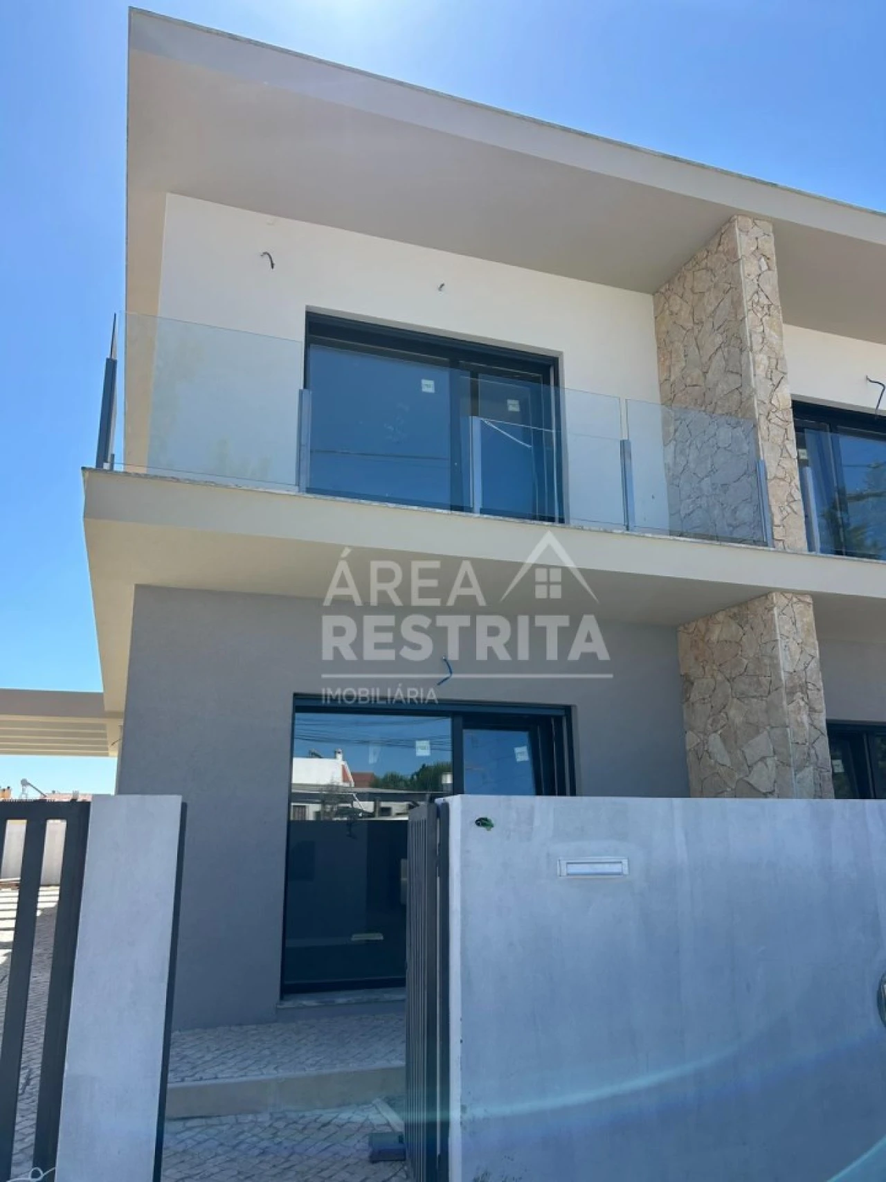 Moradia T3 para Venda em Fernao Ferro Foto 3