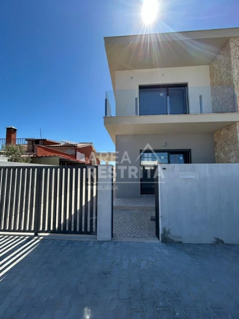 Moradia T3 para Venda em Fernao Ferro