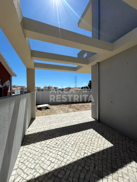 Moradia T3 para Venda em Fernao Ferro