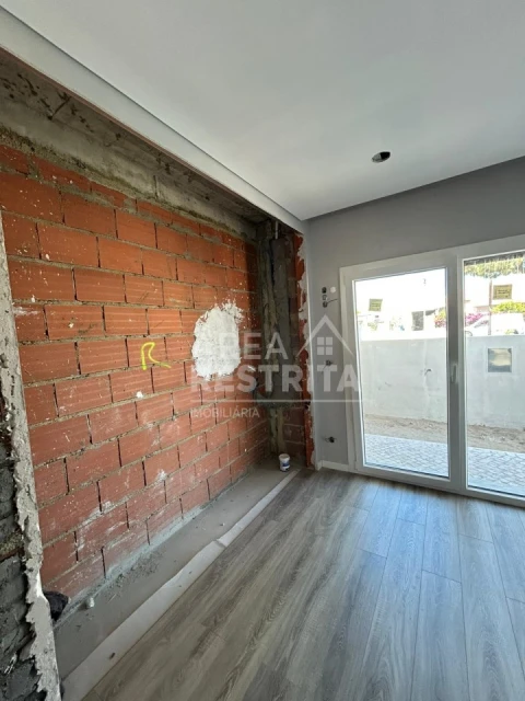 Moradia T3 para Venda em Fernao Ferro
