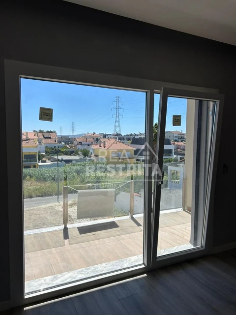Moradia T3 para Venda em Fernao Ferro