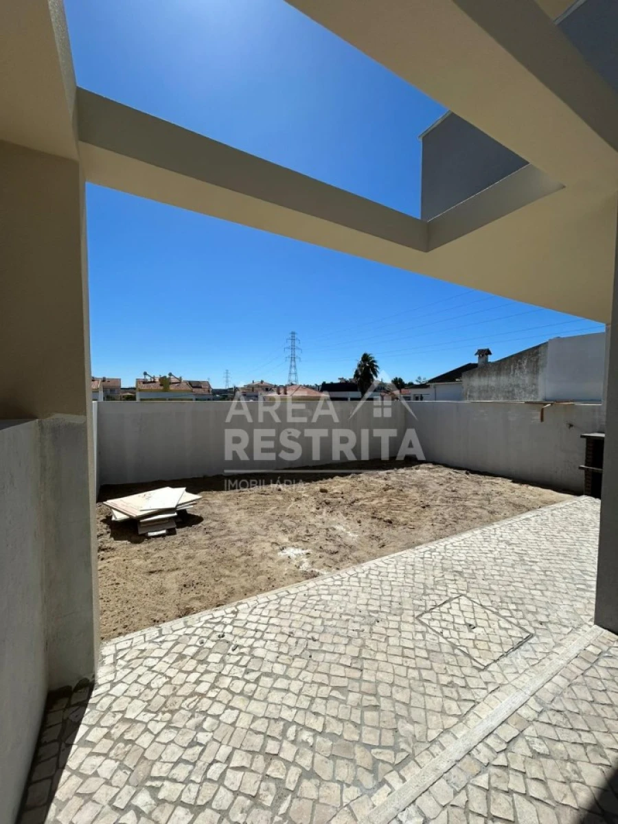 Moradia T3 para Venda em Fernao Ferro Foto 6
