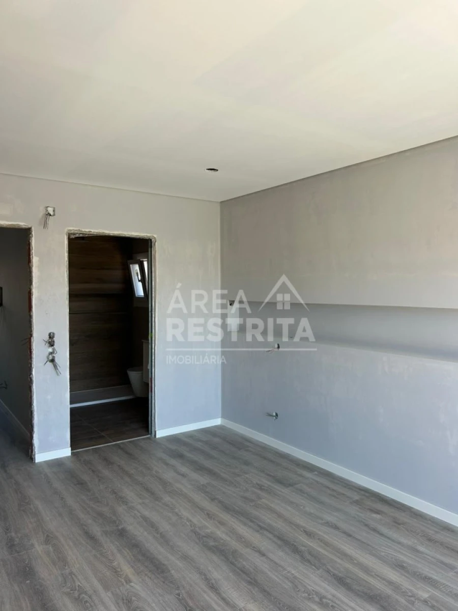 Moradia T3 para Venda em Fernao Ferro Foto 32
