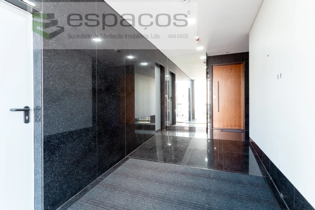 Apartamento T2 para Venda em Santa Iria de Azoia, São João da Talha e Bobadela Foto 24