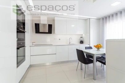 Apartamento T2 para Venda em Santa Iria de Azoia, São João da Talha e Bobadela