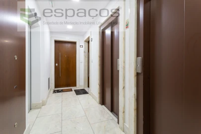 Apartamento T2 para Venda em Santa Iria de Azoia, São João da Talha e Bobadela