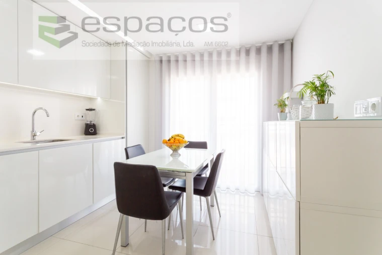 Apartamento T2 para Venda em Santa Iria de Azoia, São João da Talha e Bobadela Foto 8