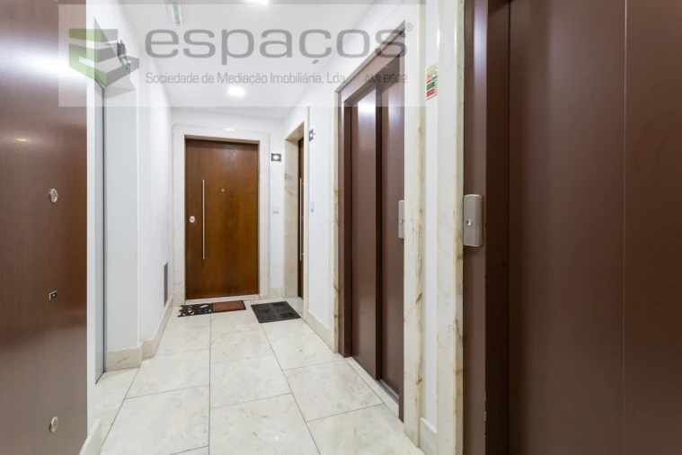 Apartamento T2 para Venda em Santa Iria de Azoia, São João da Talha e Bobadela Foto 23