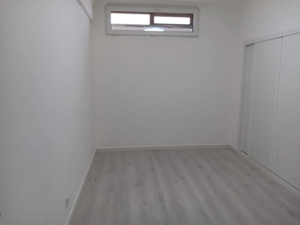 Apartamento para Venda em Massamá e Monte Abraão Foto 10