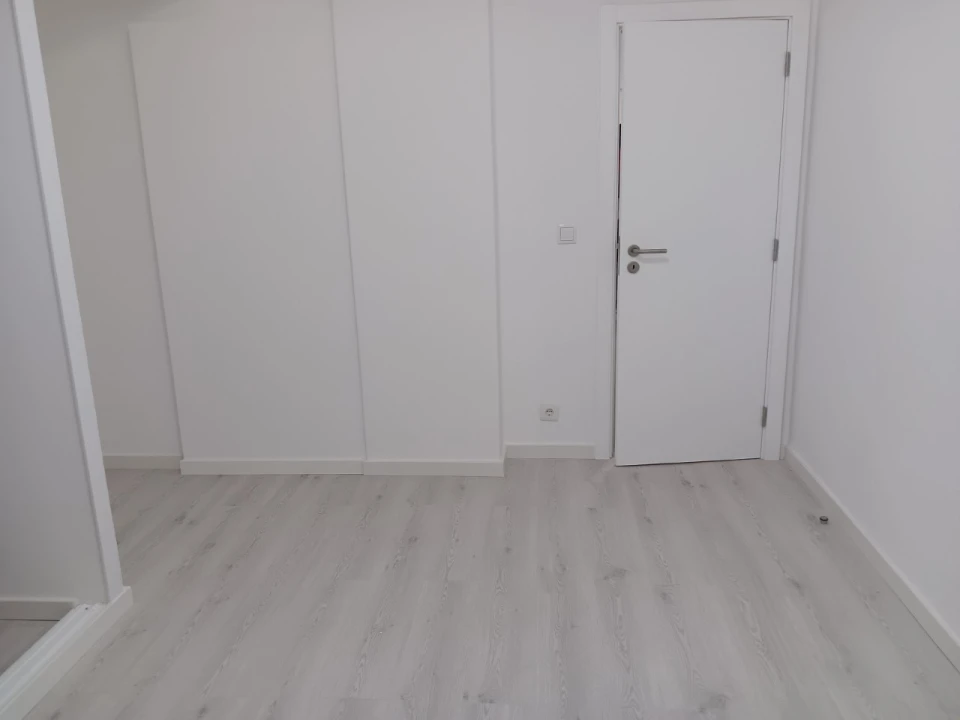 Apartamento para Venda em Massamá e Monte Abraão Foto 11