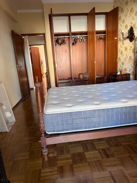 Apartamento T4 para Venda em Carcavelos e Parede