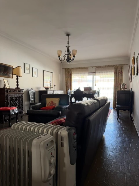Apartamento T4 para Venda em Carcavelos e Parede