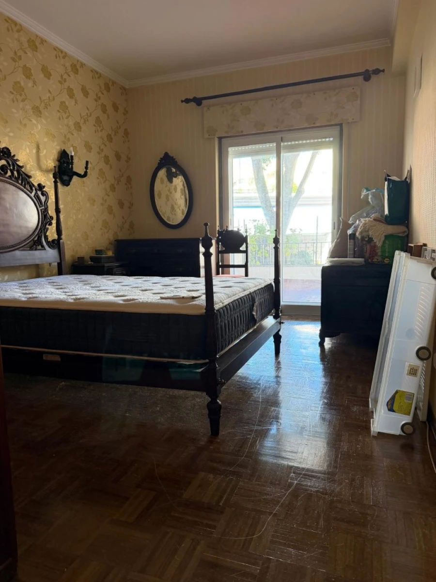 Apartamento T4 para Venda em Carcavelos e Parede Foto 8