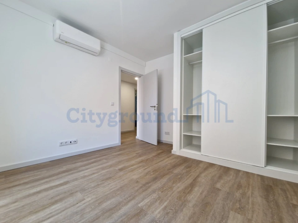 Apartamento T2 para Arrendamento em Penha de França Foto 11