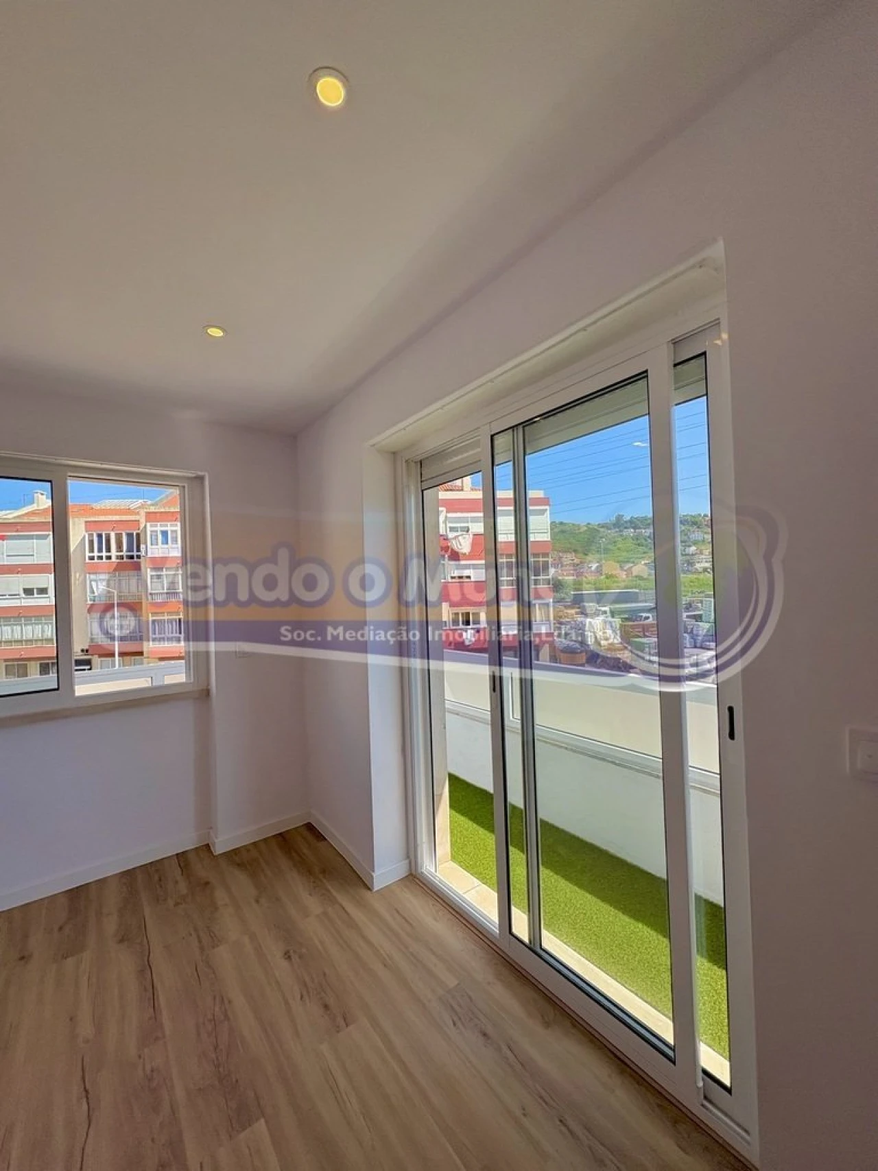 Apartamento T1 para Venda em Odivelas Foto 1