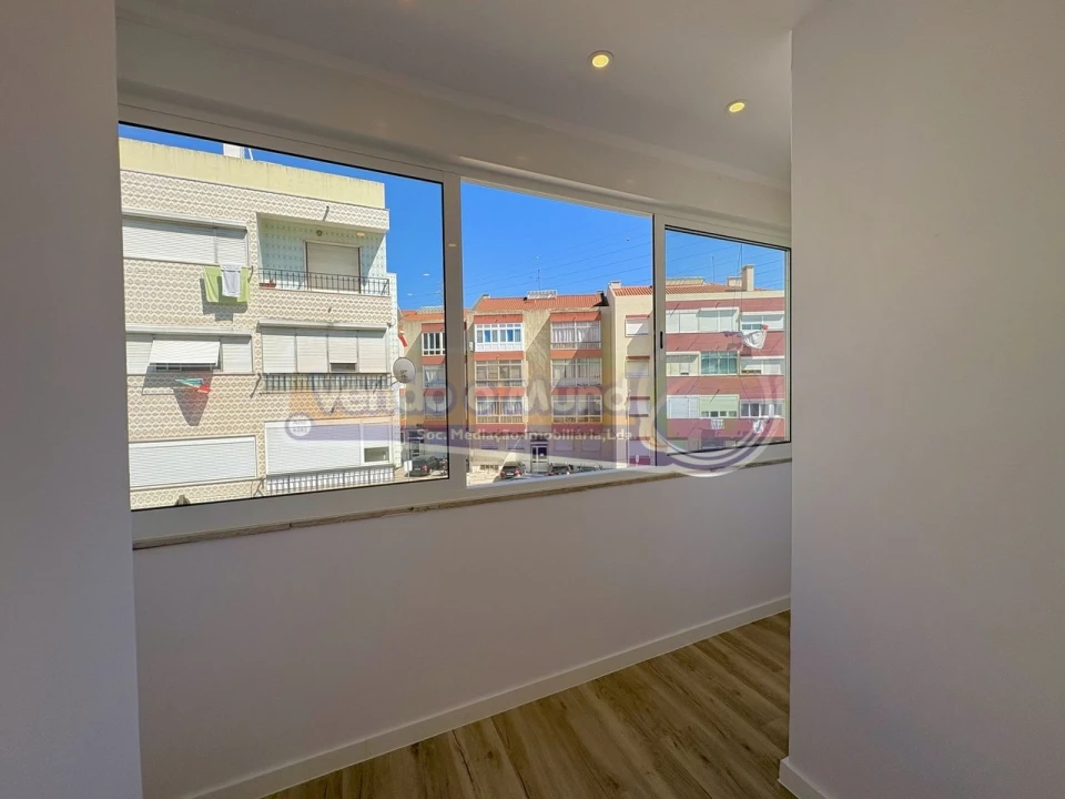 Apartamento T1 para Venda em Odivelas Foto 10