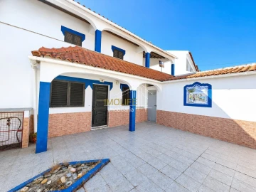 Moradia T3 para Venda em Mora