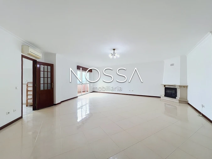 Apartamento T2 para Venda em Rio de Mouro Foto 9