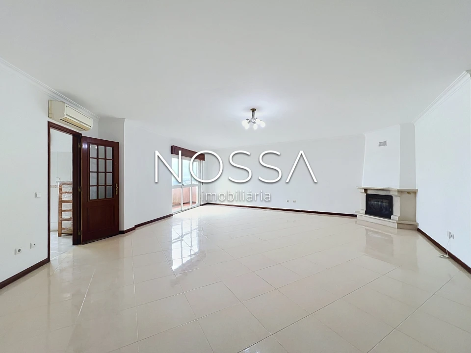 Apartamento T2 para Venda em Rio de Mouro Foto 9