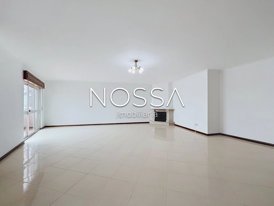 Apartamento T2 para Venda em Rio de Mouro Foto 2