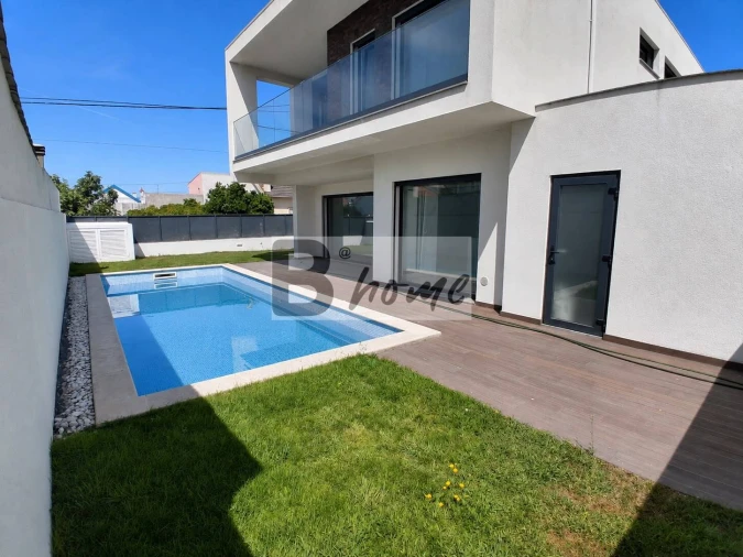 Moradia T4 para Venda em Charneca de Caparica e Sobreda Foto 5