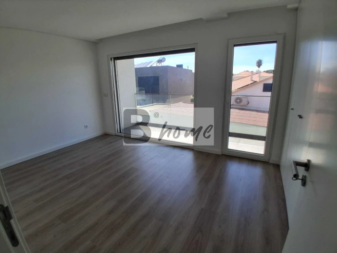 Moradia T4 para Venda em Charneca de Caparica e Sobreda Foto 19