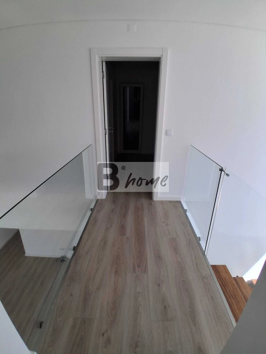 Moradia T4 para Venda em Charneca de Caparica e Sobreda Foto 18