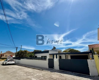 Moradia T3 para Venda em Charneca de Caparica e Sobreda