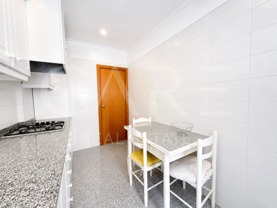 Apartamento T2 para Venda em Benfica Foto 7