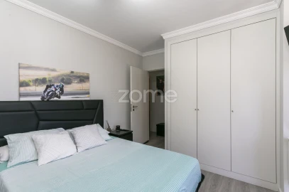 Apartamento T3 para Arrendamento em Nogueira e Silva Escura