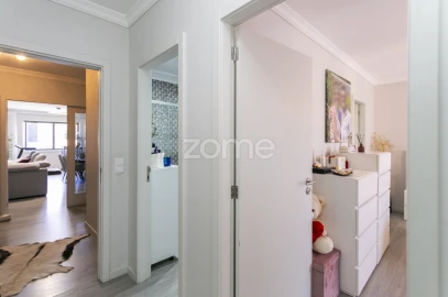 Apartamento T3 para Arrendamento em Nogueira e Silva Escura