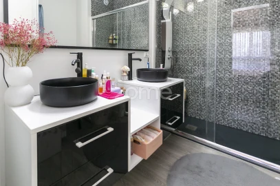 Apartamento T3 para Arrendamento em Nogueira e Silva Escura
