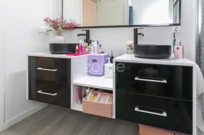 Apartamento T3 para Arrendamento em Nogueira e Silva Escura