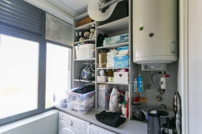 Apartamento T3 para Arrendamento em Nogueira e Silva Escura