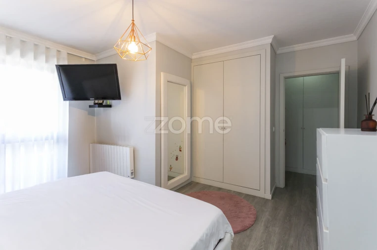 Apartamento T3 para Arrendamento em Nogueira e Silva Escura Foto 22