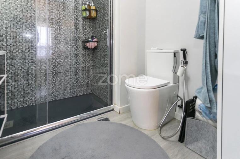Apartamento T3 para Arrendamento em Nogueira e Silva Escura Foto 20