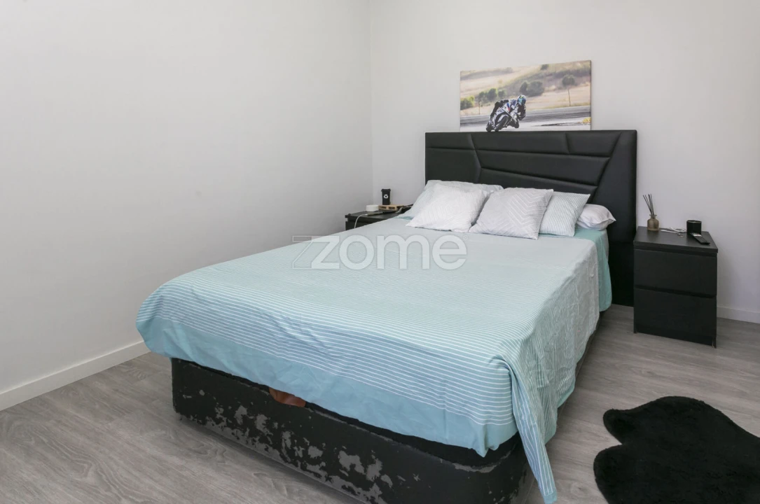 Apartamento T3 para Arrendamento em Nogueira e Silva Escura Foto 33