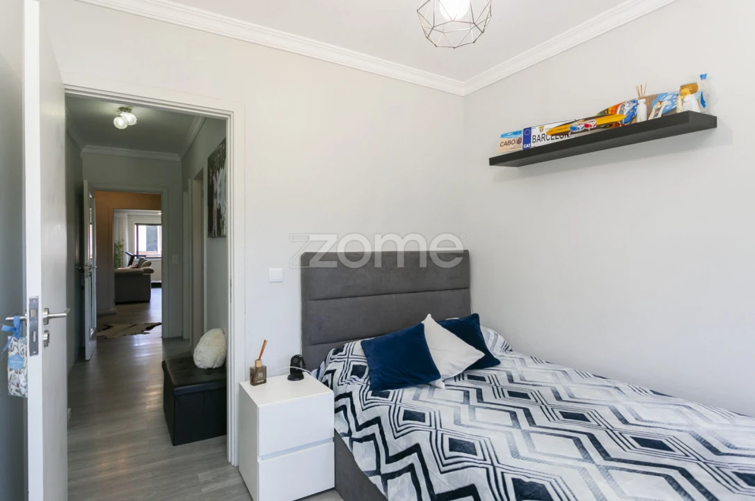 Apartamento T3 para Arrendamento em Nogueira e Silva Escura Foto 29