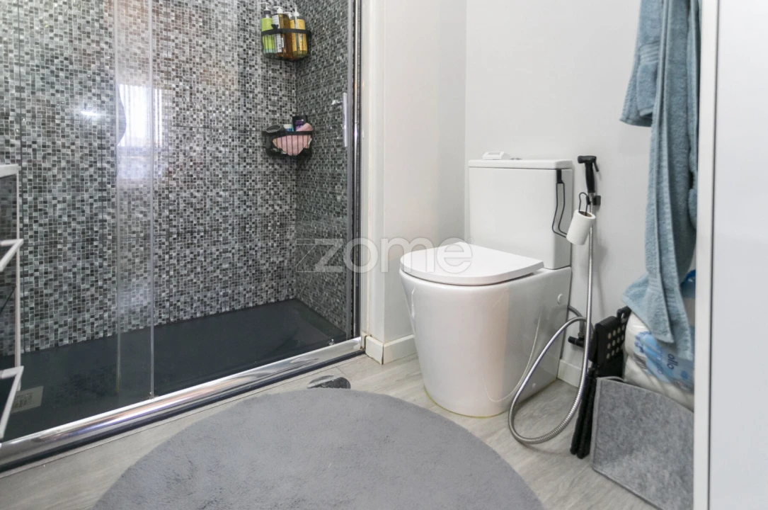 Apartamento T3 para Arrendamento em Nogueira e Silva Escura Foto 20