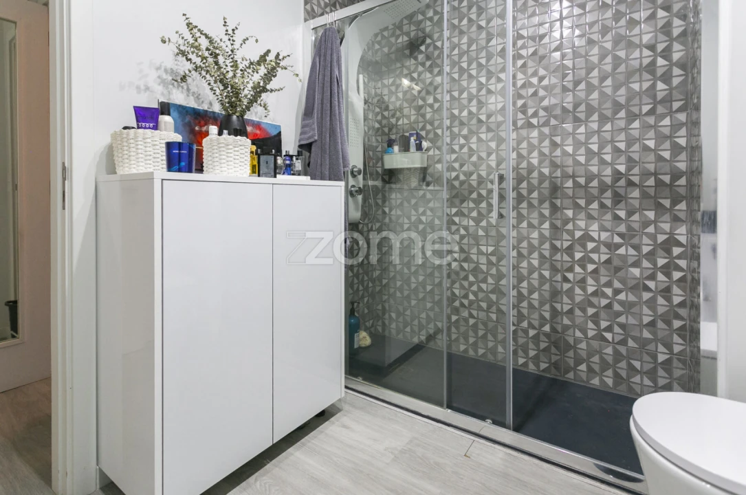 Apartamento T3 para Arrendamento em Nogueira e Silva Escura Foto 16