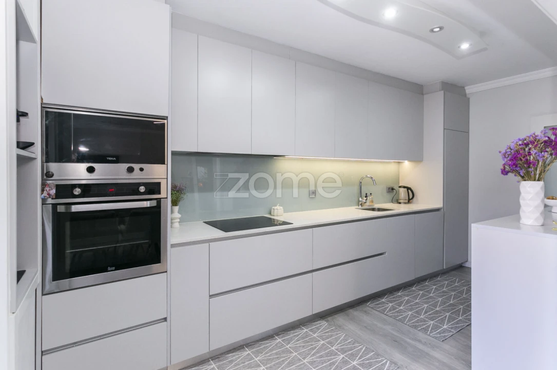 Apartamento T3 para Arrendamento em Nogueira e Silva Escura Foto 13