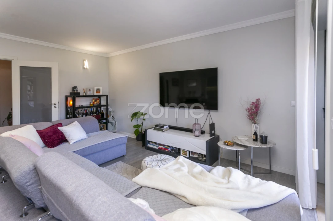 Apartamento T3 para Arrendamento em Nogueira e Silva Escura Foto 6