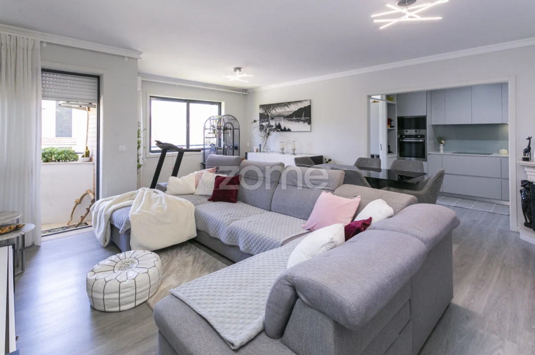 Apartamento T3 para Arrendamento em Nogueira e Silva Escura Foto 1